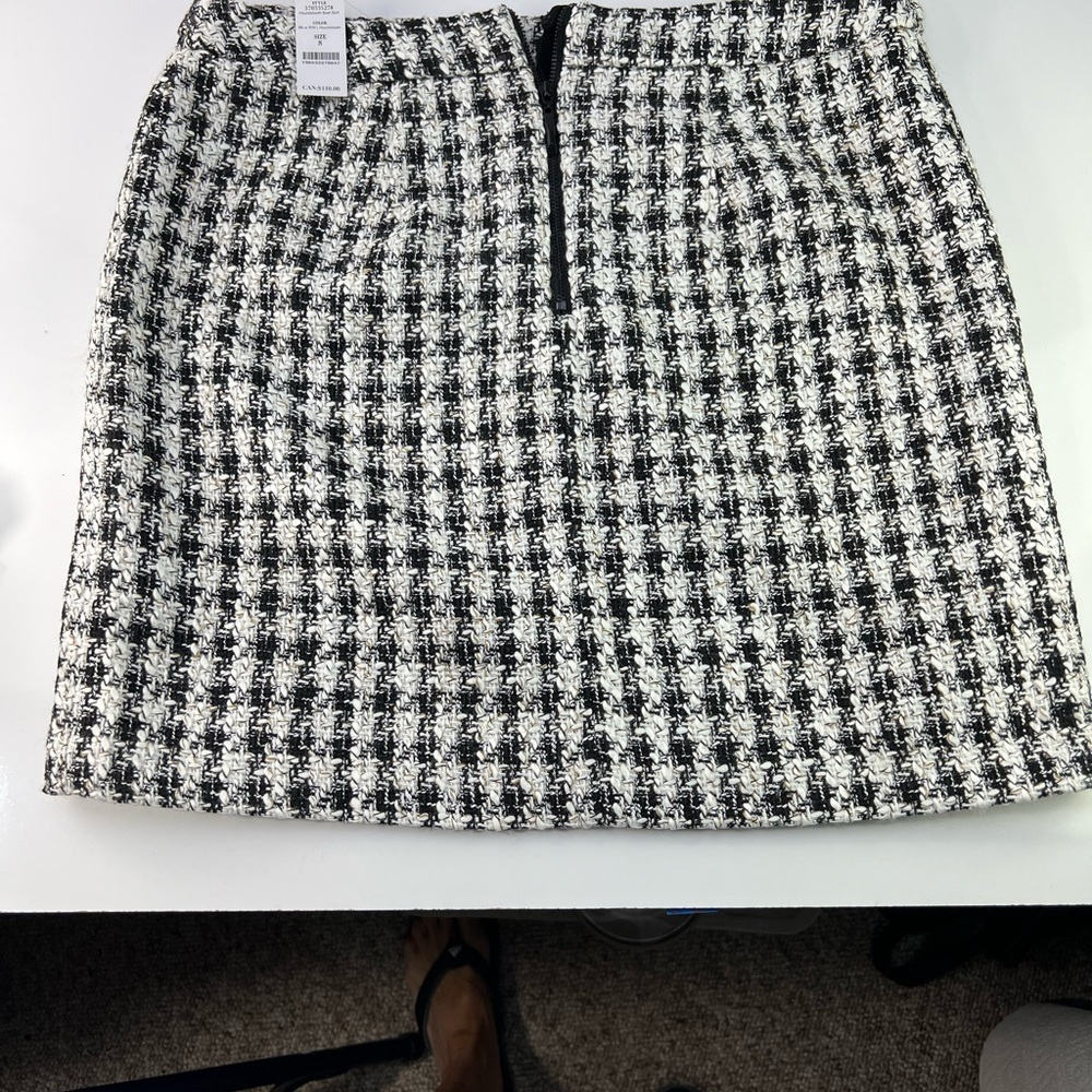 White House Black Market Skirt NWT. Plaid tweed
